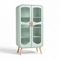 Groene houten kast met opengewerkte deuren en een afmeting van 80 x 40 x 150cm